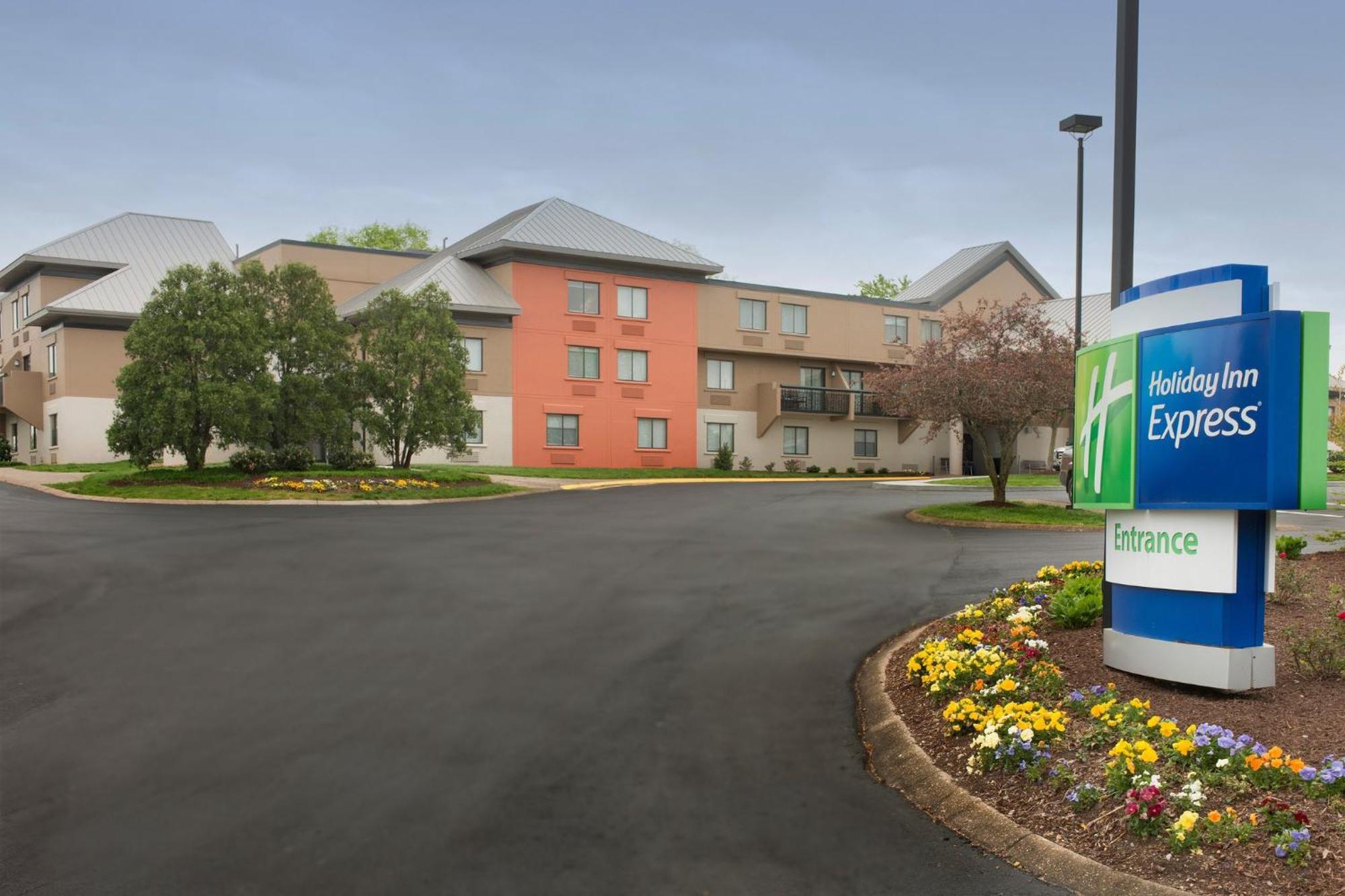 Express Airport By Ihg Nashville
