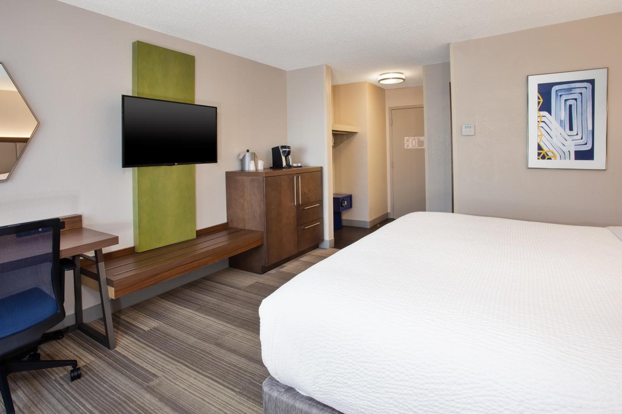 Express Airport By Ihg Nashville