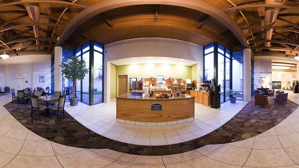 Hotel Express Airport By Ihg