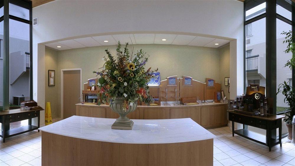Express Airport By Ihg Nashville