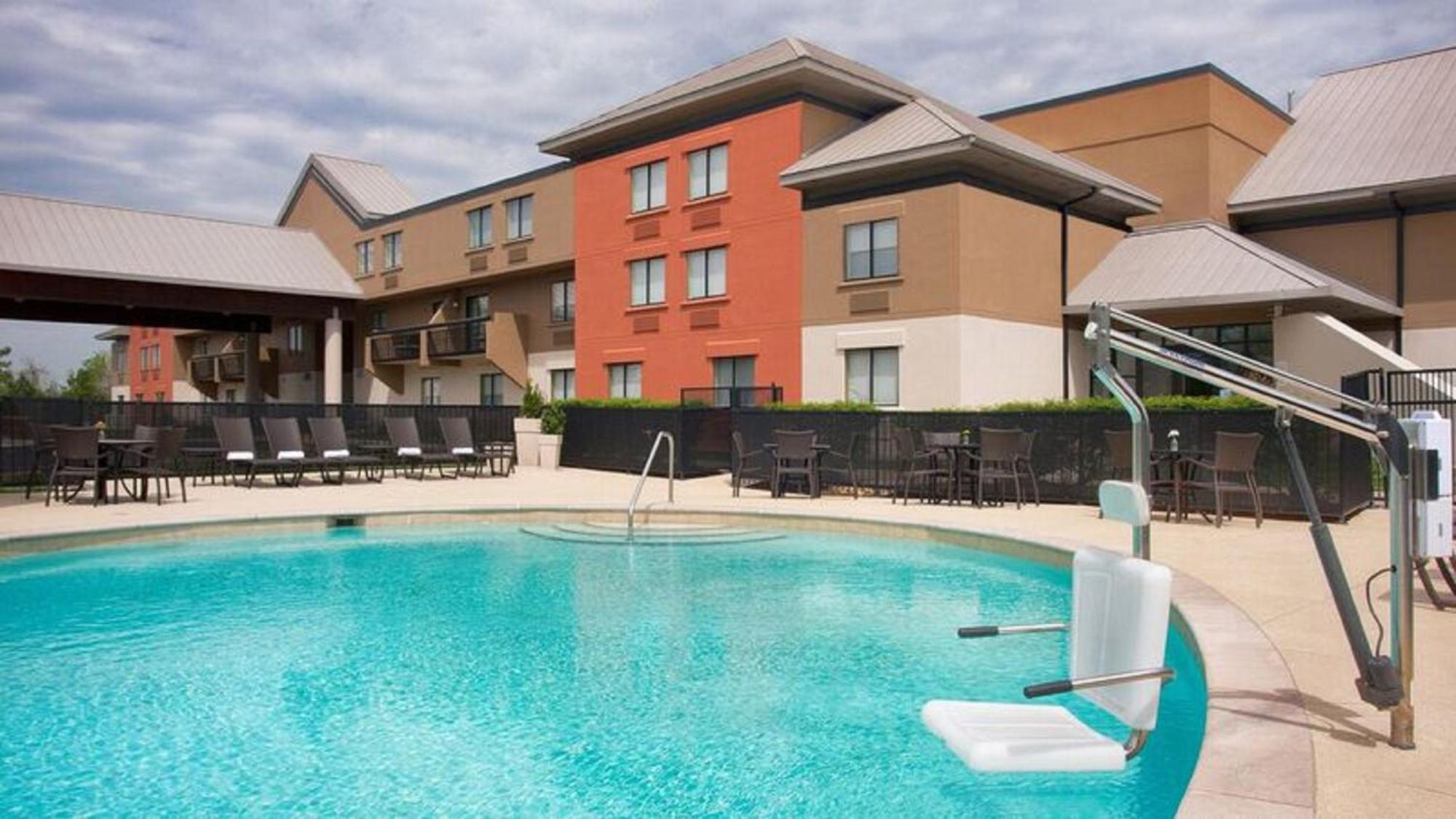 Express Airport By Ihg Nashville