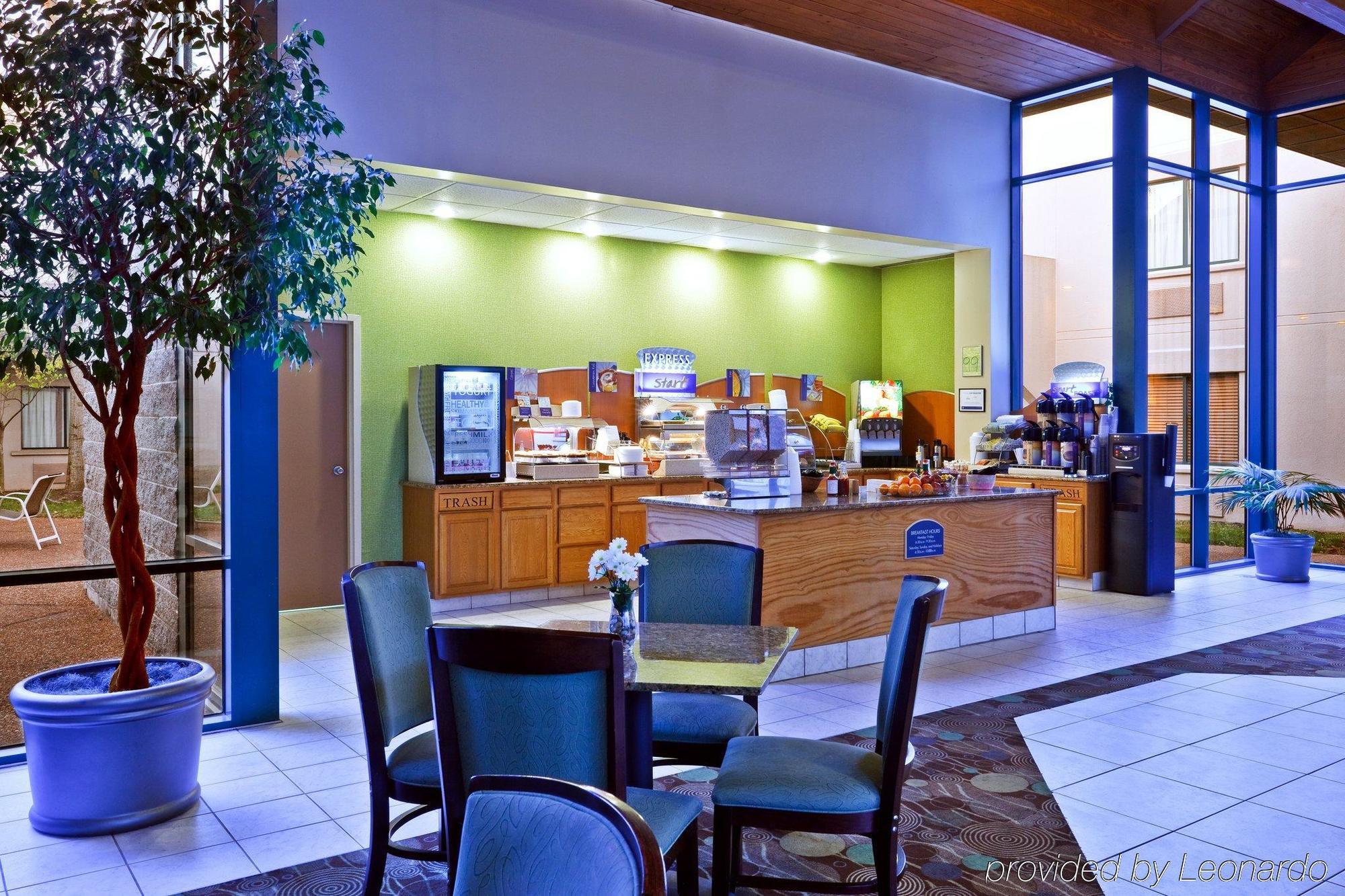 Hotel Express Airport By Ihg Nashville