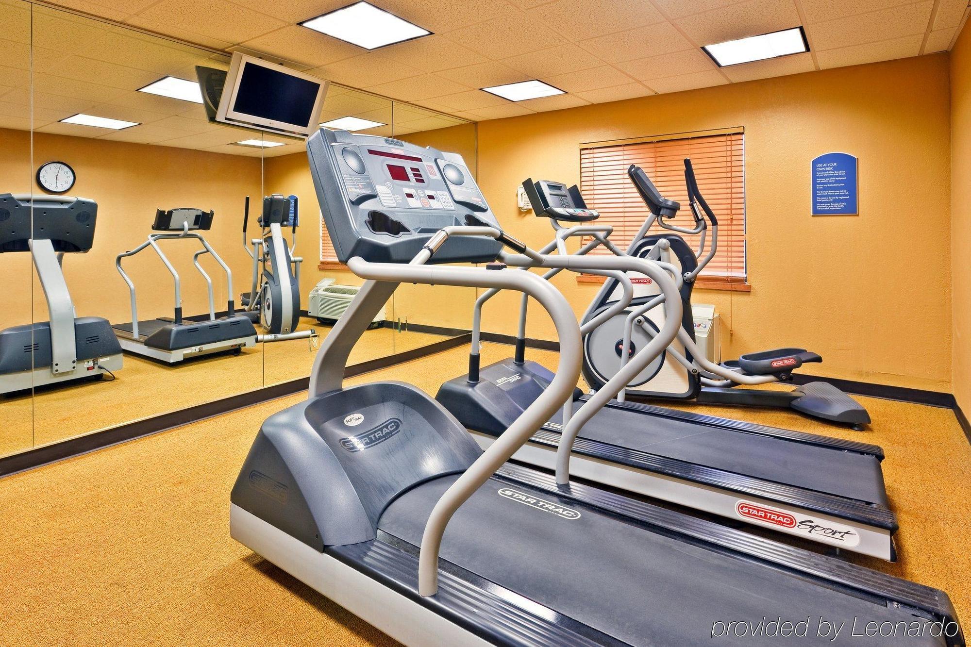 Hotel Express Airport By Ihg Nashville